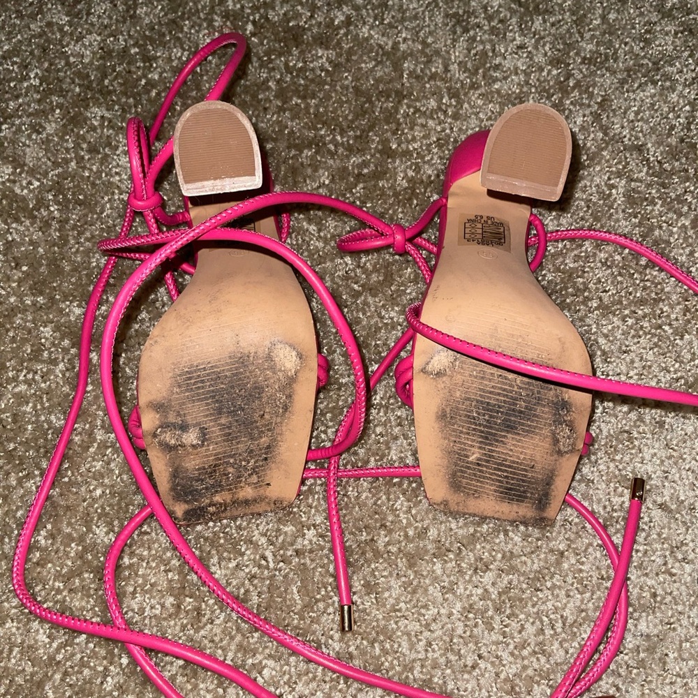 Pink heels - Picture 4 of 5